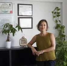 Uzm. Dr. Gamze Sönmez Avaroğlu — Psikiyatri, Muğla. Portre fotoğrafı.