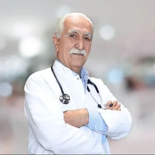 Uzm. Dr. Ali Akçay — İç Hastalıkları, Karabük. Portre fotoğrafı.