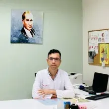 Uzm. Dr. Mehmet Fatih Dilen — Çocuk Sağlığı Ve Hastalıkları, Yüreğir, Adana. Portre fotoğrafı.
