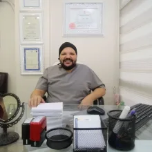 Dt. Levent Serdar — Diş Hekimi, Akyazı, Sakarya. Portre fotoğrafı.