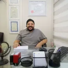Dt. Levent Serdar — Diş Hekimi, Akyazı, Sakarya. Portre fotoğrafı.