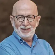 Prof. Dr. Aytekin Oğuz — İstanbul. Portre fotoğrafı.