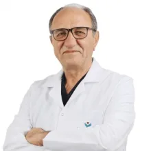 Op. Dr. Hacı Bayram Mavuşoğlu — Ortopedi Ve Travmatoloji, Çiğli, İzmir. Portre fotoğrafı.