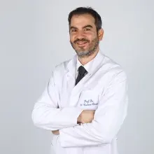 Prof. Dr. M. Bülent Önal — Beyin Ve Sinir Cerrahisi, Eskişehir. Portre fotoğrafı.