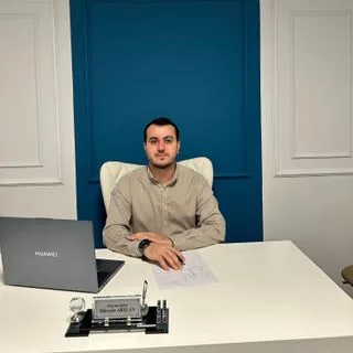 Fzt. Hüseyin Arslan — Fizyoterapi Ve Rehabilitasyon, İstanbul. Portre fotoğrafı.