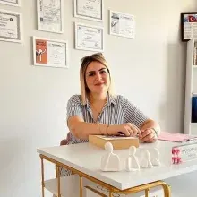 Psk. Ayşegül Deniz — Psikoloji, İstanbul. Portre fotoğrafı.