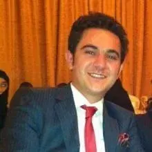 Dt. İsmail Hakkı Özdemir — Diş Hekimi, İstanbul. Portre fotoğrafı.