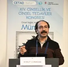 Uzm. Dr. Aykut Çobadak — Psikiyatri, Antalya. Portre fotoğrafı.