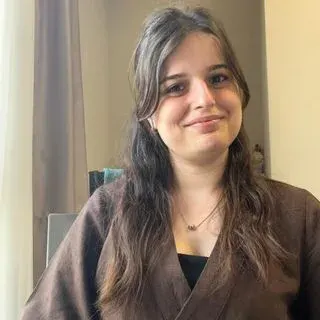 Psk. Dan. Nisa Karaman Temür — Psikolojik Danışma ve Rehberlik, Arnavutköy, İstanbul. Portre fotoğrafı.