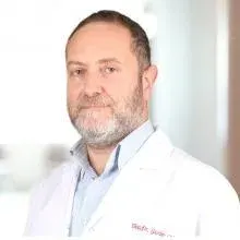 Prof. Dr. Gürden Gür — Gastroenteroloji, Ankara. Portre fotoğrafı.