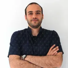 Dr. Dt. Volkan Karabey — Periodontoloji, İstanbul. Portre fotoğrafı.