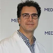 Prof. Dr. Şamil Hızlı — Çocuk Gastroenterolojisi, Çankaya, Ankara. Portre fotoğrafı.