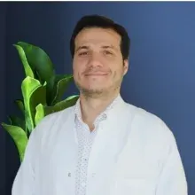 Op. Dr. Ayberk Dursun — Genel Cerrahi, Uşak. Portre fotoğrafı.