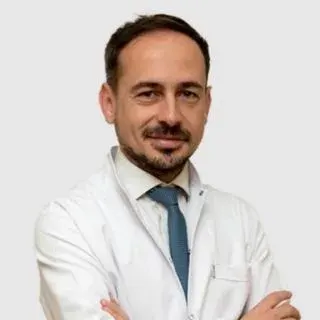 Op. Dr. Tuğberk Güçlü — Kadın Hastalıkları Ve Doğum, Bursa. Portre fotoğrafı.