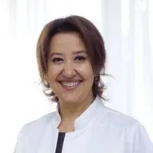 Prof. Dr. Ece Eden — Çocuk Diş Hekimliği (Pedodonti), İzmir. Portre fotoğrafı.