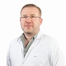 Uzm. Dr. Orhan Akman — Anesteziyoloji Ve Reanimasyon. Portre fotoğrafı.