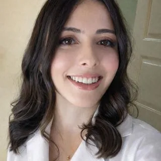 Dt. Merve Kıymacı — Diş Hekimi, Hatay. Portre fotoğrafı.