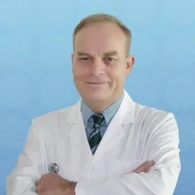 Prof. Dr. Zeki Şekerci — Beyin Ve Sinir Cerrahisi, İstanbul. Portre fotoğrafı.