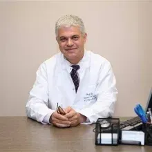 Prof. Dr. Tansu Küçük — Kadın Hastalıkları Ve Doğum, Sarıyer, İstanbul. Portre fotoğrafı.