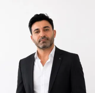 Op. Dr. Emrullah Akay profilinde yer alan galeri fotoğrafı.