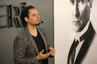 Dr. Öğr. Üyesi Zengibar Özarslan profilinde yer alan galeri fotoğrafı.