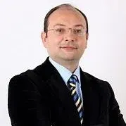 Prof. Dr. Taylan Oksay — Üroloji, Isparta. Portre fotoğrafı.