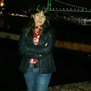 Psk. Selda Vapurlu — Psikoloji, Kocaeli. Portre fotoğrafı.