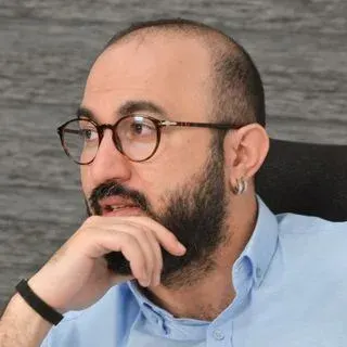 Dt. Elşen Yusufoğlu — Diş Hekimi, Ankara. Portre fotoğrafı.
