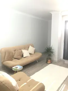 Dkt. Emel Gürler profilinde yer alan galeri fotoğrafı.