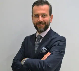 Prof. Dr. H. Yener Erken profilinde yer alan galeri fotoğrafı.