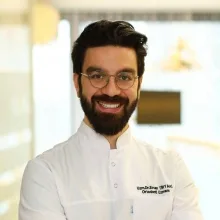 Uzm. Dt. Ercan Tiryaki — İstanbul. Portre fotoğrafı.