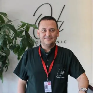 Dr. Okan Tanın — Sertifikalı Medikal Estetik, Antalya. Portre fotoğrafı.