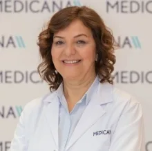 Prof. Dr. Hülya Bayiz — Göğüs Hastalıkları, Ataşehir, İstanbul. Portre fotoğrafı.
