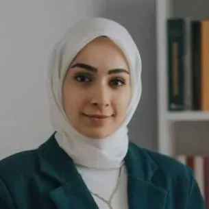 Psk. Ayşenur Bulut — Psikoloji, Mersin. Portre fotoğrafı.