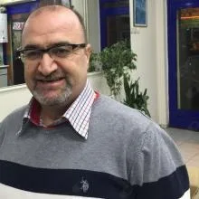 Dr. Öğr. Üyesi Yunus Emre Ayna — Psikoloji, Bakırköy, İstanbul. Portre fotoğrafı.