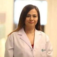 Doç. Dr. Sinem Zeynep Metin — Psikiyatri, Ümraniye, İstanbul. Portre fotoğrafı.