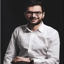 Uzm. Dt. Ahmet Yaşar — Bursa. Portre fotoğrafı.