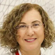 Prof. Dr. Ayşe Yeşim Oral — Göz Hastalıkları, İstanbul. Portre fotoğrafı.