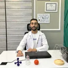 Fzt. Hakan Yüşah Ötün — Fizyoterapi Ve Rehabilitasyon. Portre fotoğrafı.