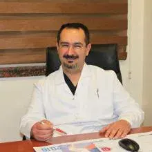 Op. Dr. Umut Yolal — Kadın Hastalıkları Ve Doğum, Küçükçekmece, İstanbul. Portre fotoğrafı.