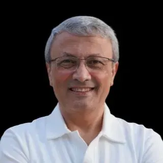 Psk. Bülent Hamit Semercioğlu — Psikoloji, İstanbul. Portre fotoğrafı.