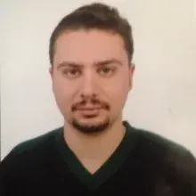 Uzm. Dr. Ali Fırıncıoğluları — Göğüs hastalıkları. Portre fotoğrafı.