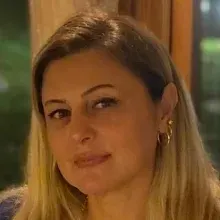 Doç. Dr. Fatma Ceyhan — Enfeksiyon Hastalıkları, Bursa. Portre fotoğrafı.