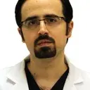 Dr. Dt. Ali Karahanoğlu — Protetik Diş Tedavisi, Bursa. Portre fotoğrafı.