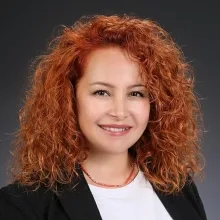 Uzm. Dr. Fatma Akkan — Nöroloji. Portre fotoğrafı.