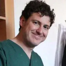 Dr. Öğr. Üyesi Oğuz Konukoğlu — Kalp Ve Damar Cerrahisi, Gaziosmanpaşa, İstanbul. Portre fotoğrafı.