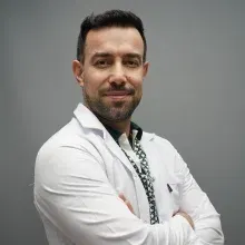 Op. Dr. İsmail Özgür Şanlı — Göz Hastalıkları, İstanbul. Portre fotoğrafı.