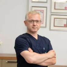 Op. Dr. Muhammet Mustafa Ercan — Plastik Rekonstrüktif Ve Estetik Cerrahi, Ankara. Portre fotoğrafı.