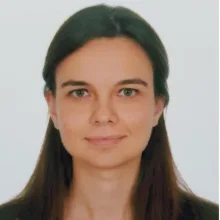 Fzt. Özlem Çakıroğlu — Fizyoterapi Ve Rehabilitasyon. Portre fotoğrafı.