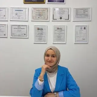 Ody. Gülberra Önder — Odyoloji (dil, konuşma ve ses bozuklukları), Çanakkale. Portre fotoğrafı.